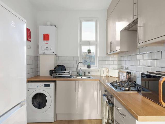 London, E6 1AD, United Kingdom | 2 bed apartment for rent #160254247 | Rentberry
