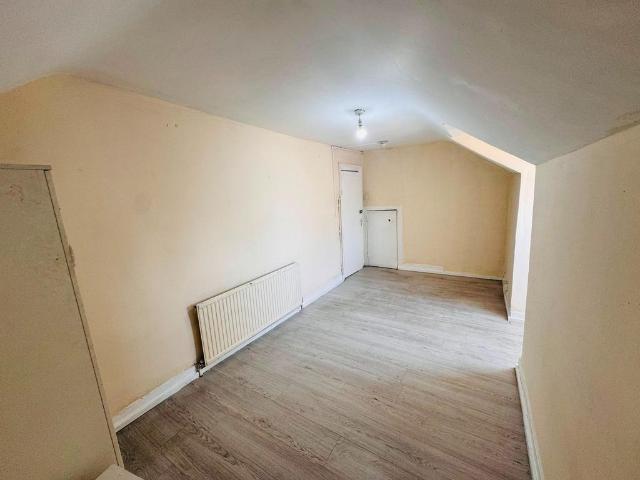 London E7 1 bed in a house share to rent £750 pcm £173 pw