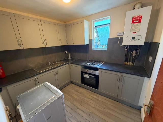 London E7 5 bed house share to rent £750 pcm £173 pw