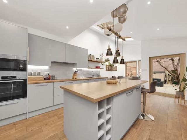London, E7 9ED, United Kingdom | 2 bed house for rent #150236813 | Rentberry