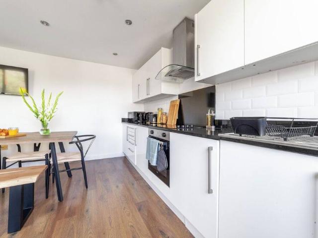 London, E8 1FD, United Kingdom | 3 bed apartment for rent #172094656 | Rentberry