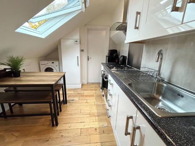London, E8 1HA, United Kingdom | 3 bed apartment for rent #136380988 | Rentberry