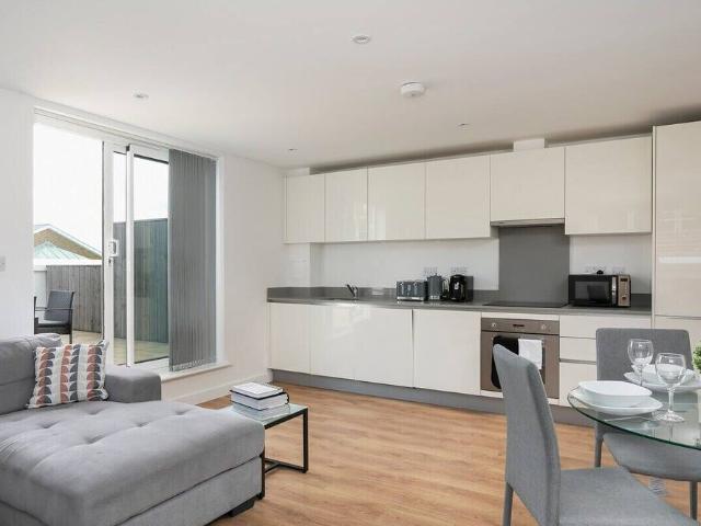 London, EN2 6AU, United Kingdom | 4 bed apartment for rent #121556052 | Rentberry