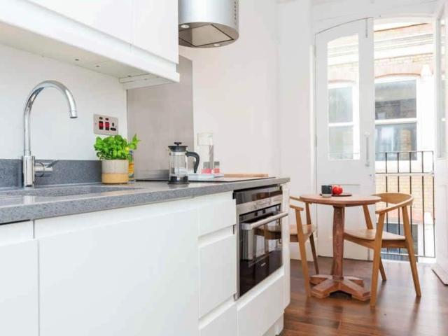 London, EC4M 7AS, United Kingdom | 1 bed apartment for rent #160272772 | Rentberry