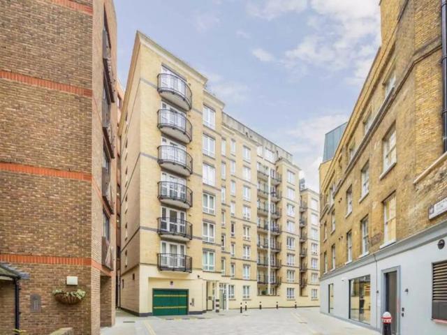 London EC1A 1 bed apartment to rent £4,333 pcm £1,000 pw