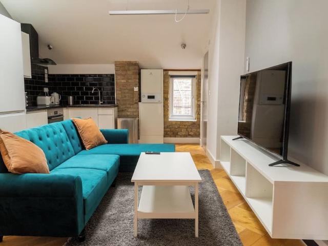 London, EC1N 8PJ, United Kingdom | 3 bed apartment for rent #175997958 | Rentberry