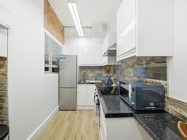 London, EC1N 8PJ, United Kingdom | 2 bed apartment for rent #168030242 | Rentberry