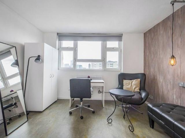 London, EC1V 8EL, United Kingdom | 4 bed apartment for rent #170587793 | Rentberry