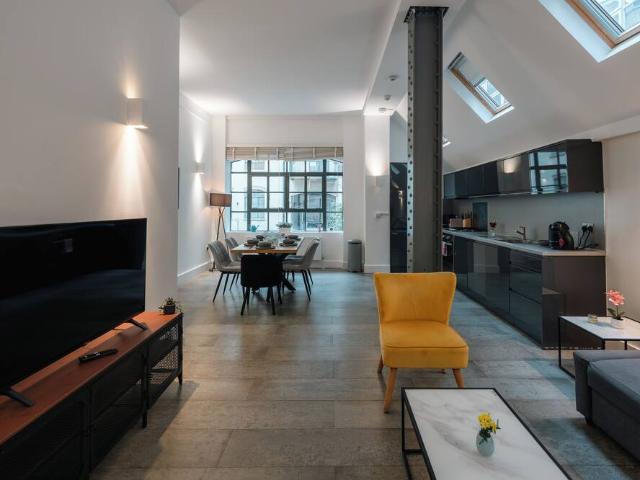 London, EC1V 0DE, United Kingdom | 3 bed apartment for rent #147416226 | Rentberry