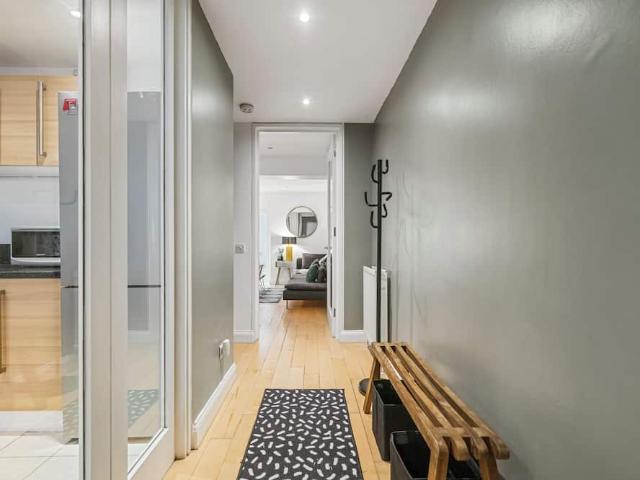 London, EC1V 3PW, United Kingdom | 3 bed apartment for rent #127102426 | Rentberry