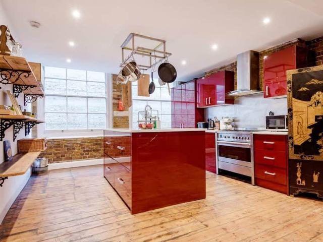 London, EC1Y 8RQ, United Kingdom | 3 bed house for rent #167879724 | Rentberry