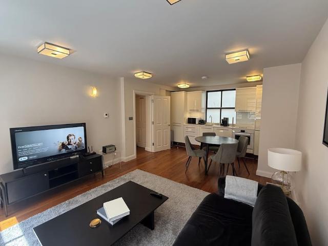 London, EC3R 8DR, United Kingdom | 1 bed apartment for rent #170790772 | Rentberry