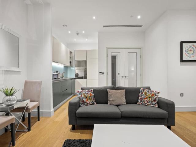 London, EC3R 8EE, United Kingdom | 1 bed apartment for rent #165866548 | Rentberry