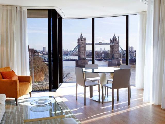 London EC3R 2 bed flat to rent £9,100 pcm £2,100 pw