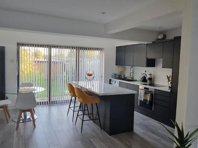 London, KT4 8BY, United Kingdom | 2 bed house for rent #125273429 | Rentberry