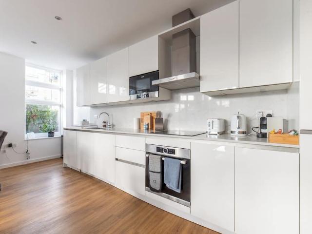 London, KT2 5EN, United Kingdom | 1 bed apartment for rent #165097598 | Rentberry