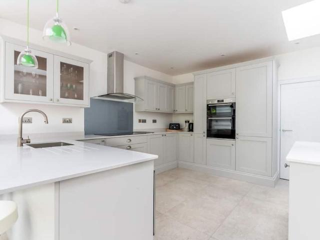 London, KT2 5EU, United Kingdom | 4 bed house for rent #171788192 | Rentberry