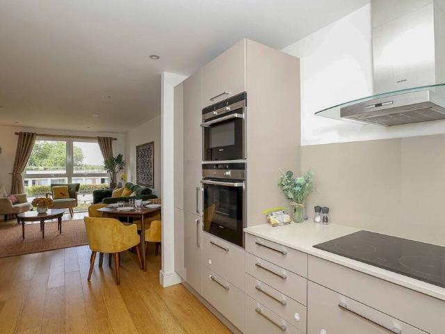 London, KT2 5FP, United Kingdom | 2 bed apartment for rent #109113999 | Rentberry