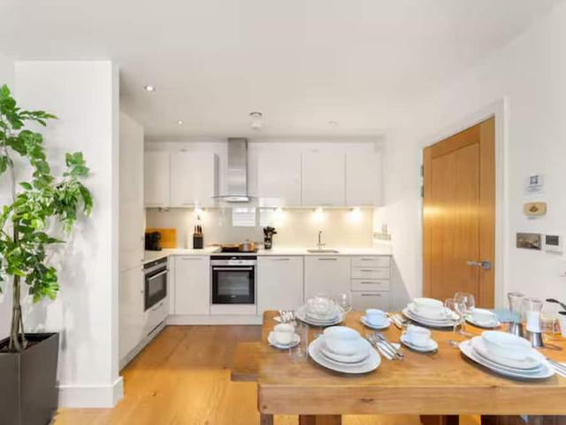 London, KT2 5FP, United Kingdom | 2 bed apartment for rent #164717051 | Rentberry