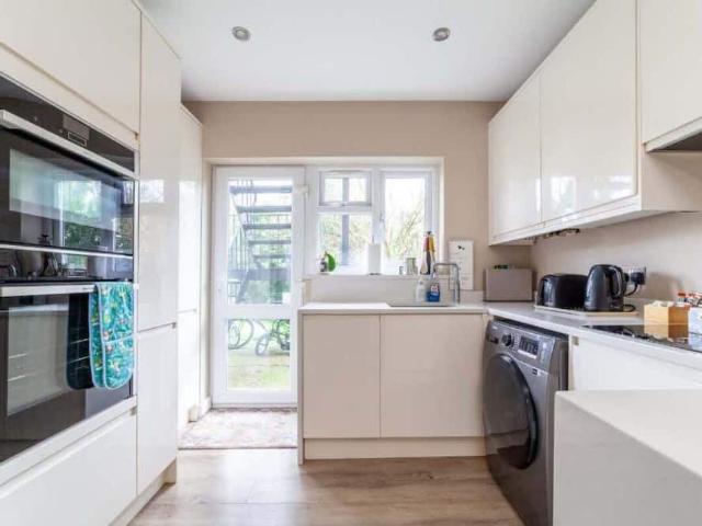 London, KT2 5NJ, United Kingdom | 2 bed apartment for rent #100271136 | Rentberry