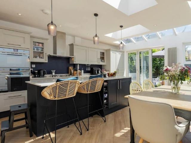 London, KT2 6JA, United Kingdom | 4 bed house for rent #175996043 | Rentberry