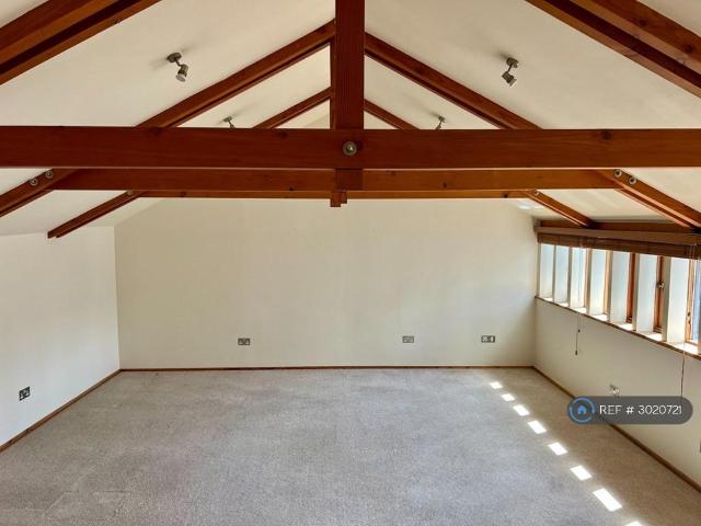 London House, Tavistock, PL19 2 bed flat to rent £975 pcm £225 pw
