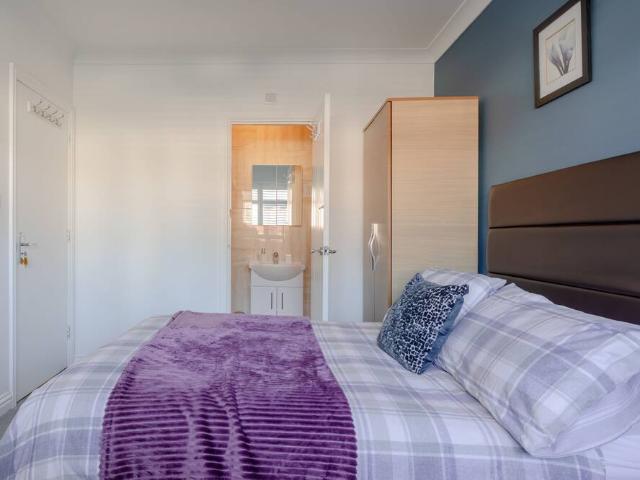 London, HA8 6AS, United Kingdom | 1 bed house for rent #95971929 | Rentberry