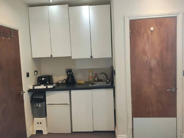 London, HA8 9DH, United Kingdom | 1 bed apartment for rent #171432342 | Rentberry