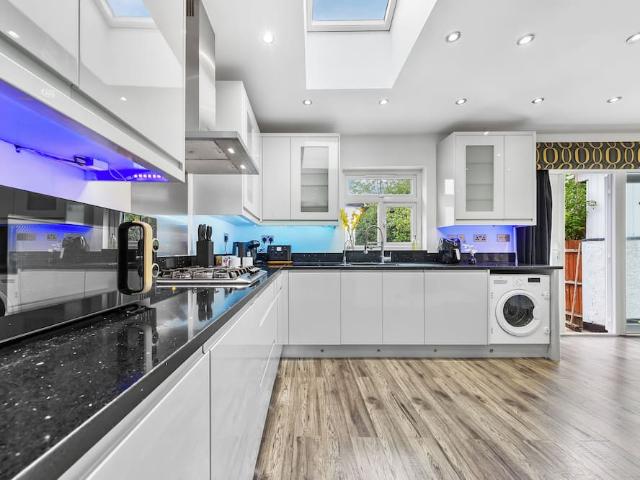 London, HA9 6QG, United Kingdom | 5 bed house for rent #153432276 | Rentberry