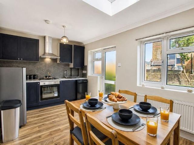 London, HA0 2AH, United Kingdom | 4 bed house for rent #167291970 | Rentberry