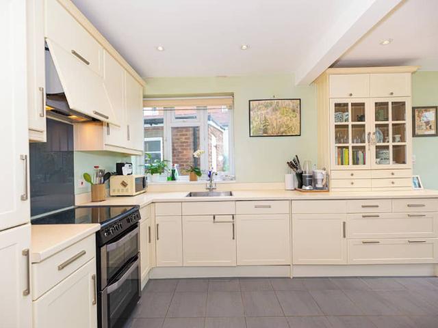 London, HA0 3JQ, United Kingdom | 3 bed house for rent #172269987 | Rentberry