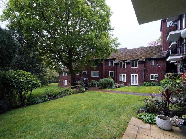 London HA1 2 bed detached house to rent £2,150 pcm £496 pw