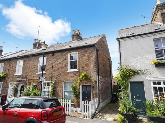 London HA1 2 bed semi detached house to rent £2,600 pcm £600 pw