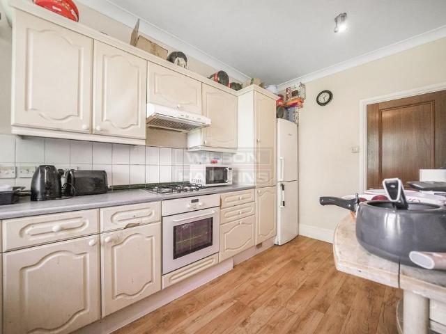 London HA2 2 bed flat to rent £1,850 pcm £427 pw