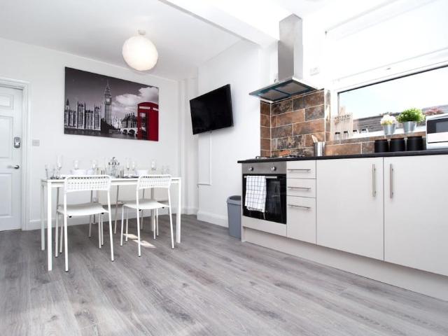 London, HA3 7SU, United Kingdom | Studio townhouse for rent #175995556 | Rentberry