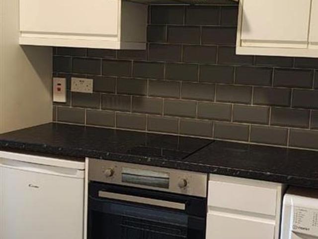 London, Hendon, Hendon NW9, Studio to rent, £1,150 pcm | PrimeLocation