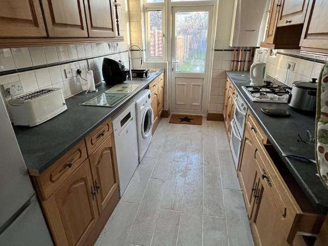 London, IG2 6QL, United Kingdom | 3 bed house for rent #176004140 | Rentberry