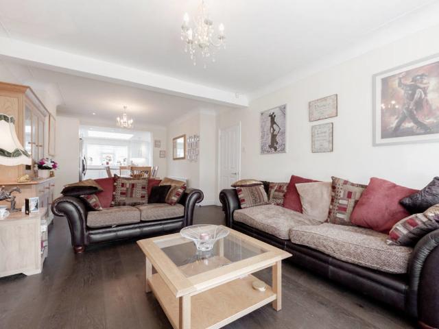 London, Lower Morden, ENGLAND, GB | Room for rent #153969377 | Rentberry