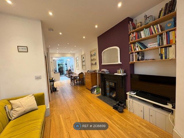 London, London N16, 1 bed flat to rent, £2,700 pcm | PrimeLocation