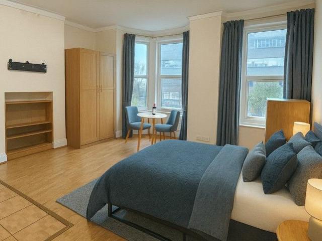 London, London NW10, Terraced house to rent, £1,400 pcm | PrimeLocation