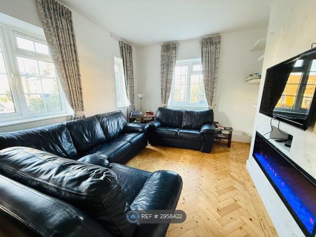 London, London NW4, 2 bed flat to rent, £2,000 pcm | PrimeLocation