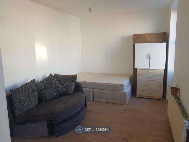 London, London E8, Studio to rent, £1,750 pcm | PrimeLocation
