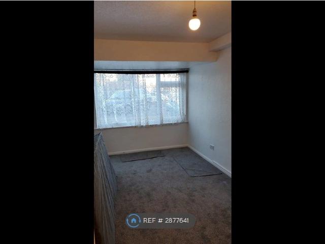 London, London E18, Studio to rent, £1,100 pcm | PrimeLocation
