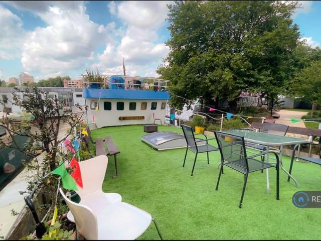 London, London, SW11 2 bed houseboat to rent £3,300 pcm £762 pw