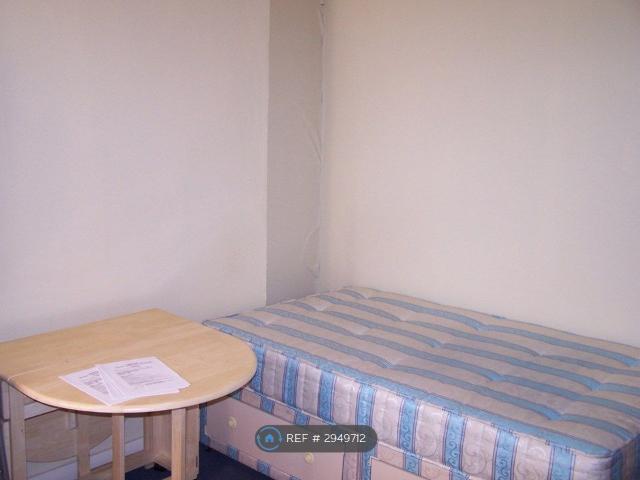 London, London W12, Studio to rent, £1,100 pcm | PrimeLocation