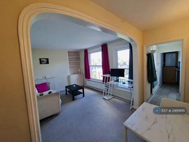 London, London, W14 2 bed flat to rent £2,495 pcm £576 pw