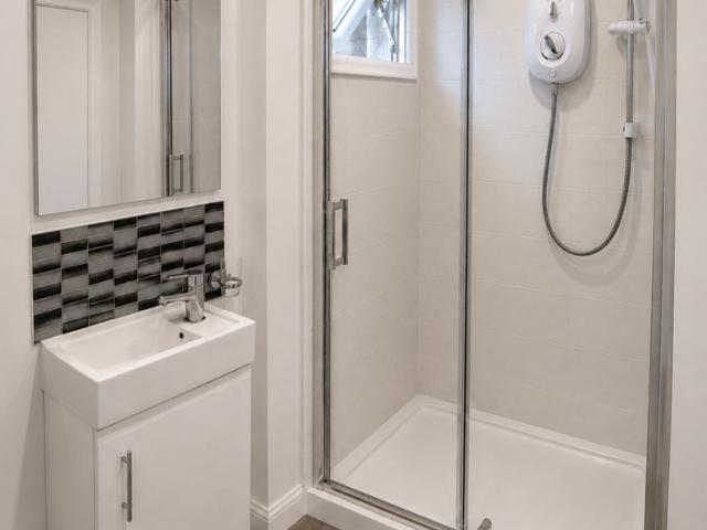 London, N15 Studio to rent £1,256 pcm £290 pw