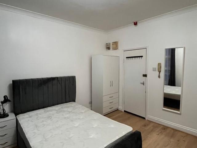 London N15, 1 bed flat to rent, £1,300 pcm | PrimeLocation