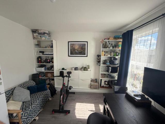 London, N15 1 bed flat to rent £1,500 pcm £346 pw