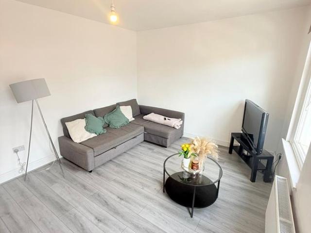 London N15, 4 bed terraced house to rent, £2,800 pcm | PrimeLocation